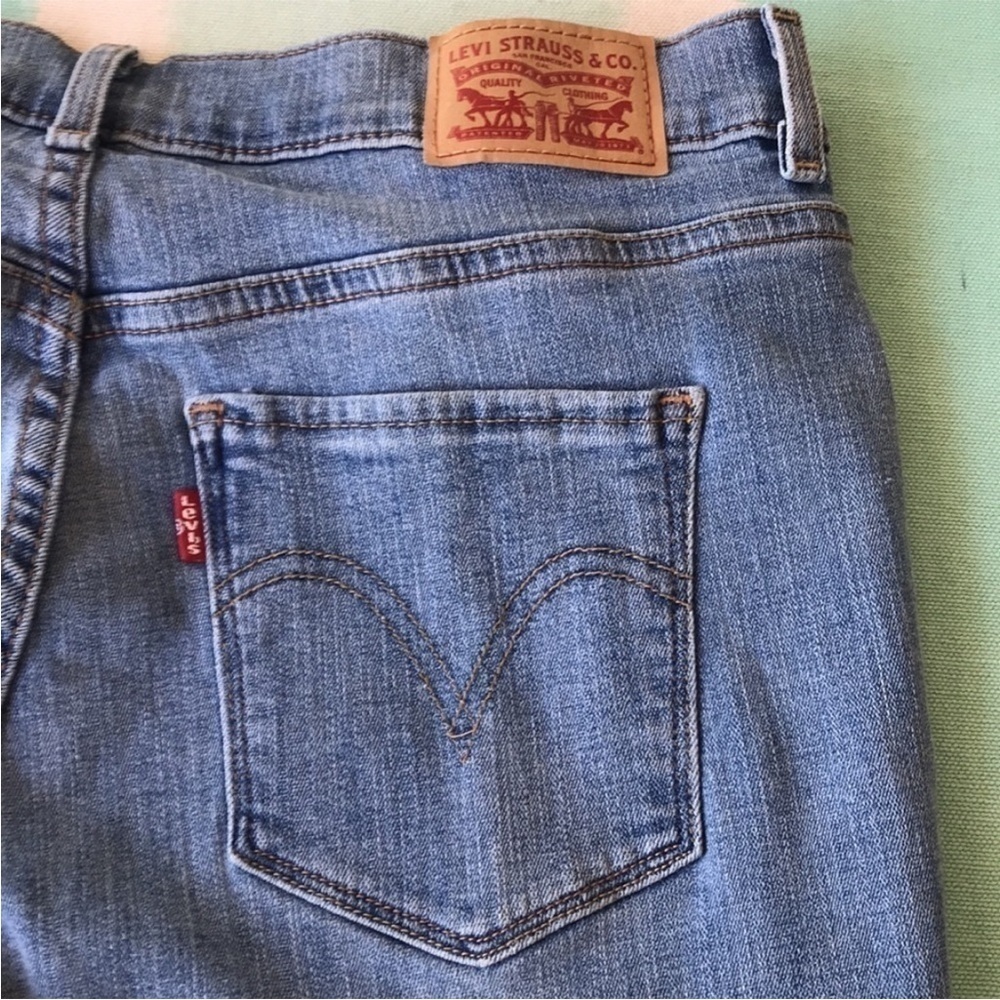 Levi’s Classic Bootcut Floral Embroidered Mid Rise Jeans Size 6 - Picture 8 of 15